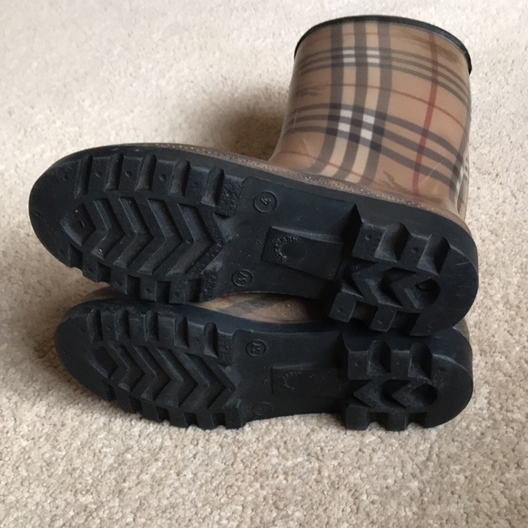 BURBERRY rain boots in excellent condition - Picture 15 of 17
